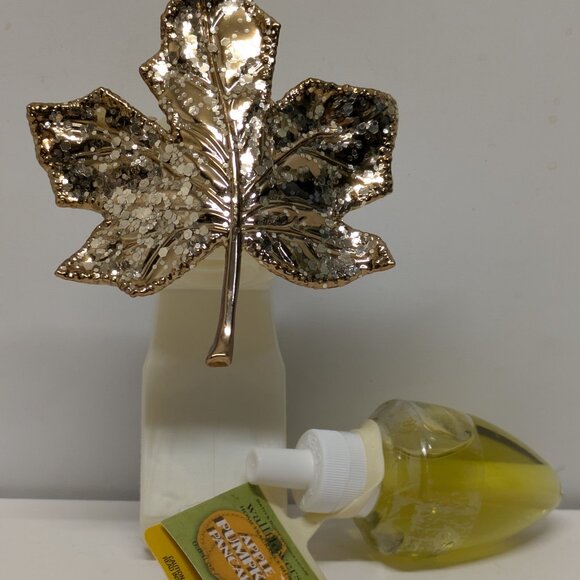 NEW! Gold Glittery Maple Leaf Wallflower Plug w/Apple Pumpkin Pancake ScentBulb - Picture 1 of 6